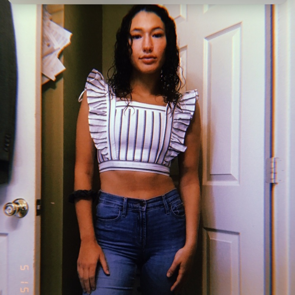 Cute revolve top
